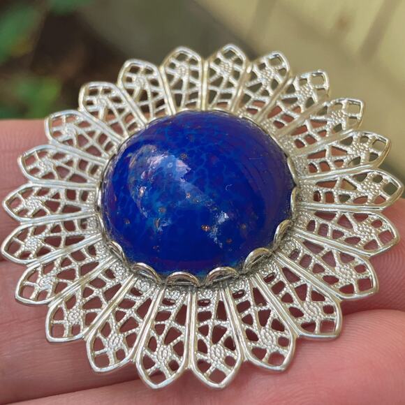 Mid Century Filigree Brooch Silver Tone Domed Blue Glass Cabochon Floral Pin - Picture 5 of 9